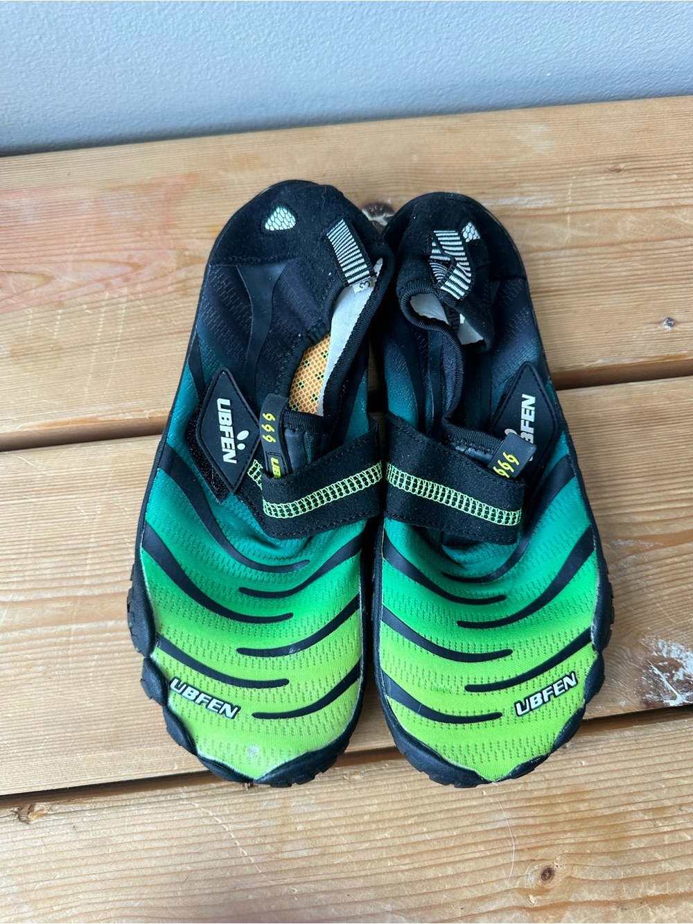 Kids water shoes size 35/3
